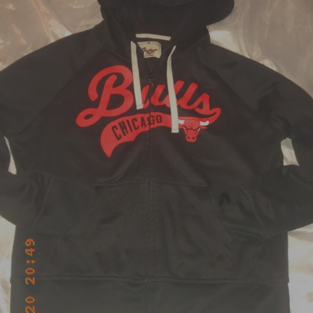 Chicago Bulls hooded sweatshirt (see description)